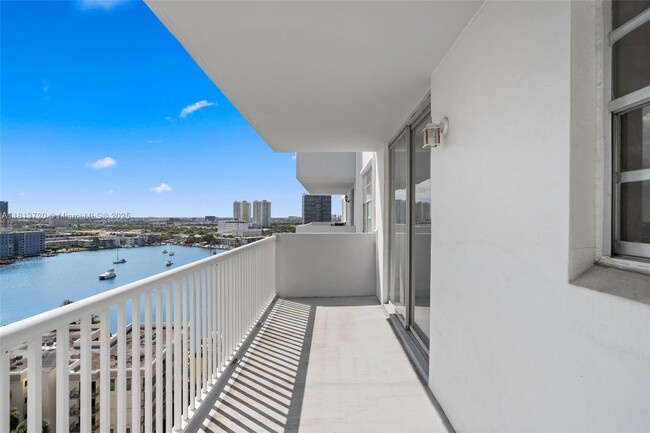 Building Photo - 137 Golden Isles Dr