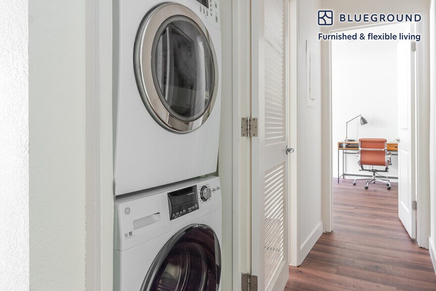 Building Photo - 141 Saratoga Ave