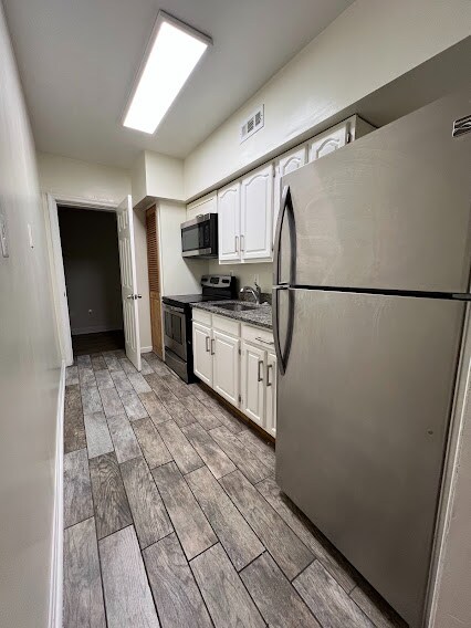 Building Photo - 1213 Raum St NE