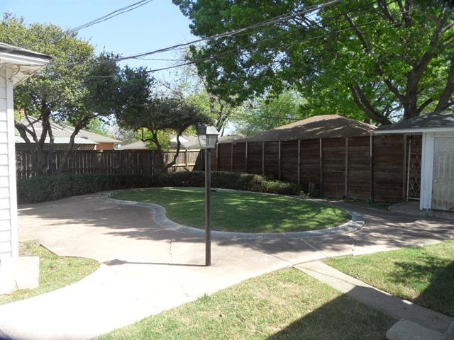 Building Photo - 10643 Lakemere Dr