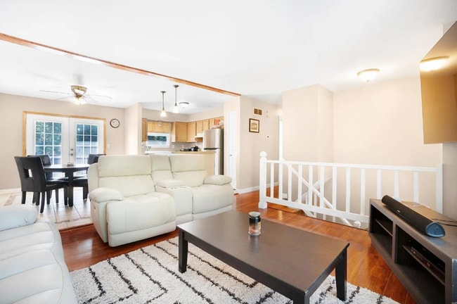 Building Photo - Beautiful Updated 3 Bedroom Home!