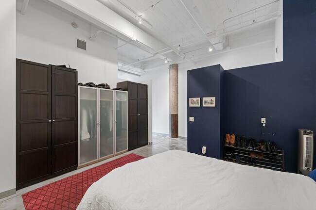 Building Photo - 700 N Washington Ave