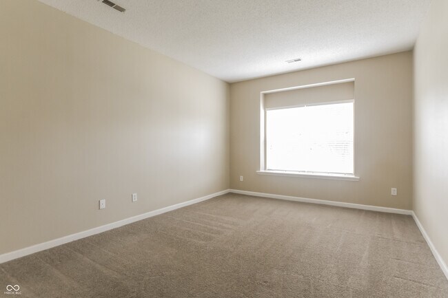 Building Photo - 8018 Ithaca Way