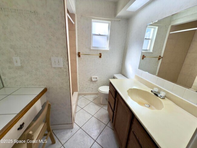 Building Photo - 4530 Coleridge Ave