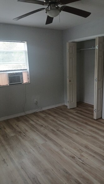 Building Photo - 205 N 21st St