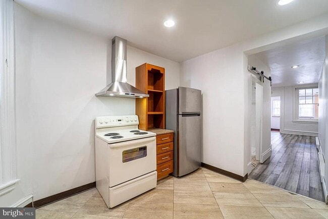 Building Photo - 225 S 49th St