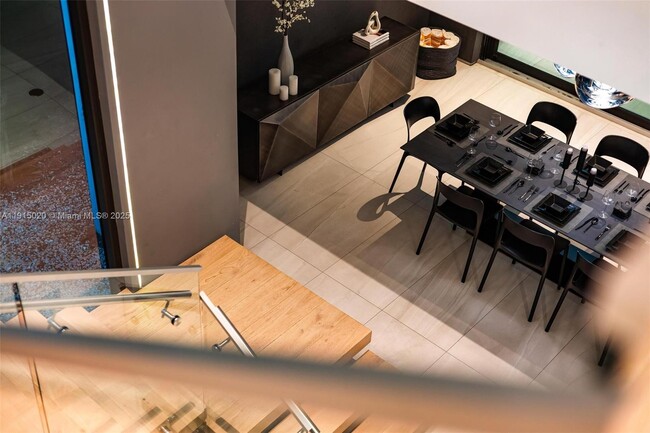 Building Photo - 77 SW 18th Terrace