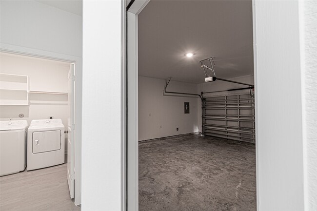Building Photo - 3022 Palm Branch Dr