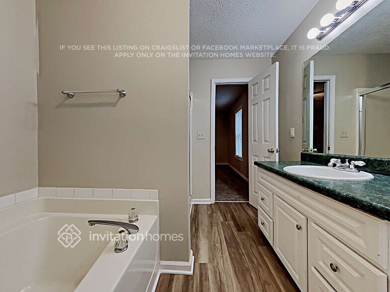 Building Photo - 112 Auburn Park