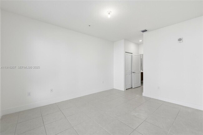 Building Photo - 8265 NW 41st St