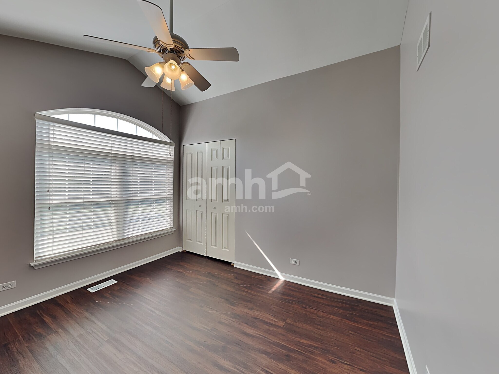 Building Photo - 809 Magnolia Dr