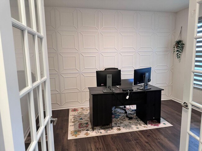 Building Photo - 5 BR/4BA | Newly Renovated Single Family Home | 1-Car Garage Parking | Fenced backyard