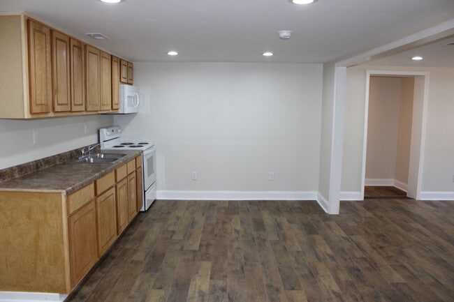 Building Photo - Newly Renovated Home in Beaufort