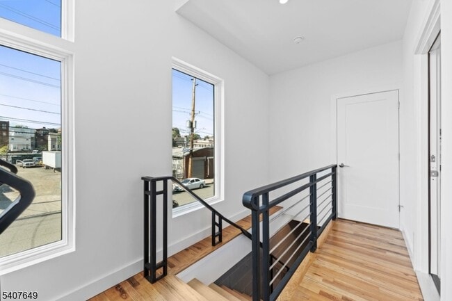 Building Photo - 246 Cortlandt St