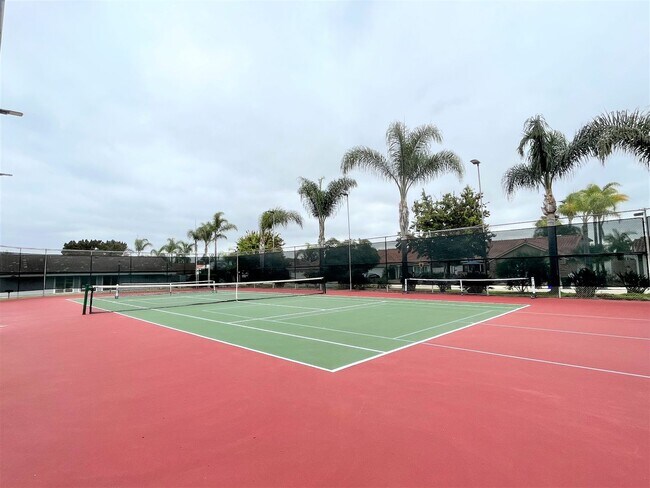 Building Photo - Light & Bright, Remodeled 3BD/1.5BA w/ 1 Car Garage, Comm Pool, Park and Greenbelts