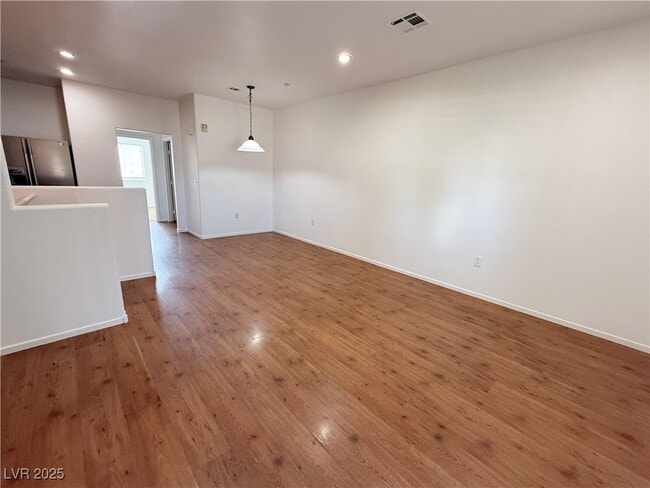 Building Photo - 5975 Barbosa Dr