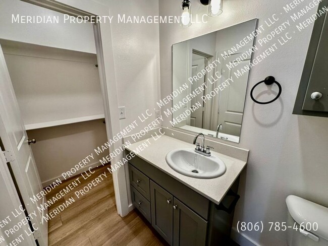 Building Photo - 5705 Kemper St