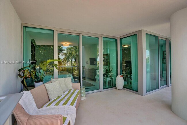 Building Photo - 2627 S Bayshore Dr