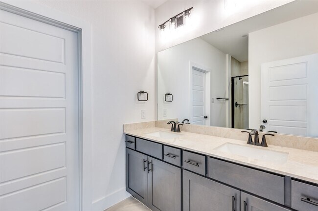 Building Photo - 4401 Cave Spgs St