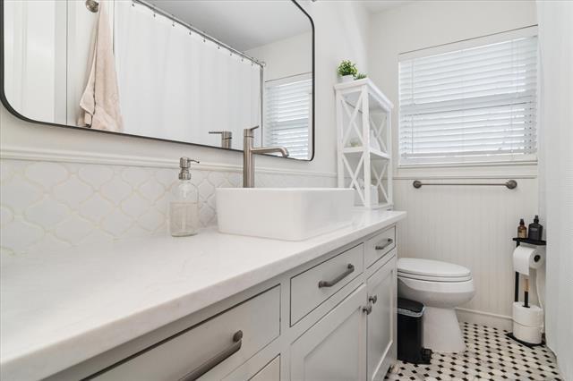 Building Photo - 11631 Saxon St