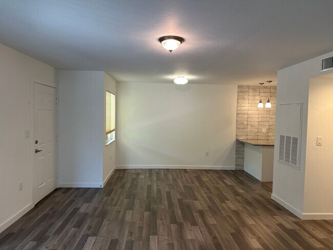 Building Photo - 3120 Seasons Way