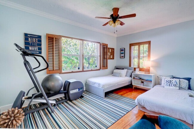 Building Photo - 411 26th St