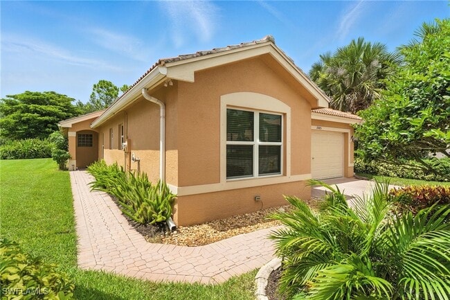Building Photo - 2085 Painted Palm Dr