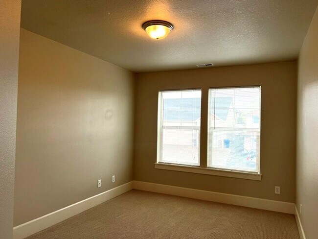 Building Photo - 2710 Eagles Eye Ave NW