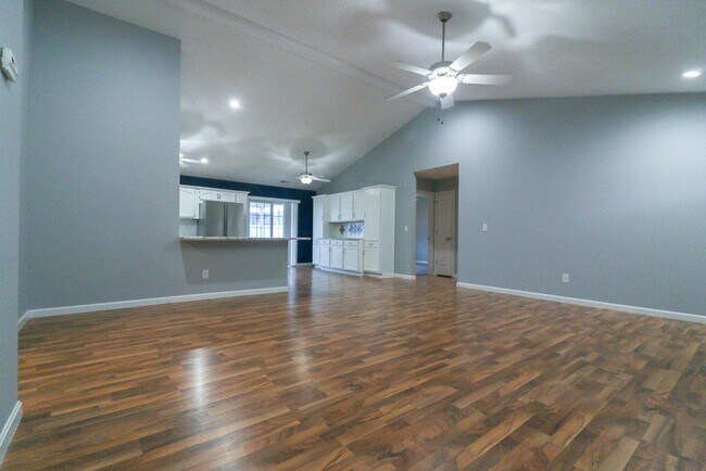 Building Photo - 106 Ethan Ct