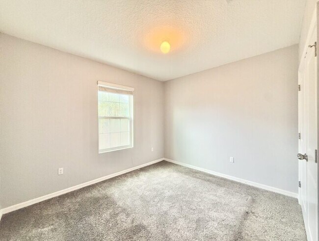 Building Photo - 9826 Hound Chase Dr
