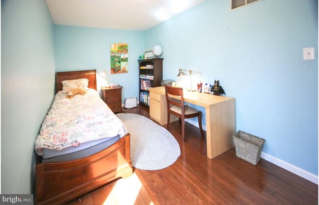 Building Photo - 1120 Cymry Dr