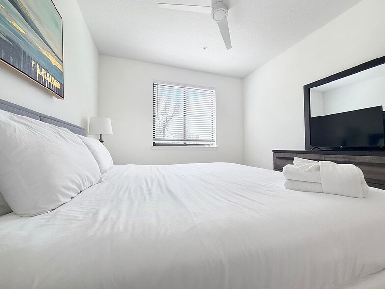 Building Photo - 12122 54th Dr E