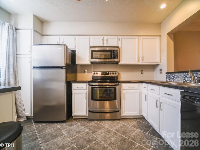 Building Photo - 6124 Heath Ridge Ct