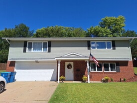 Building Photo - 1220 Beech Dr