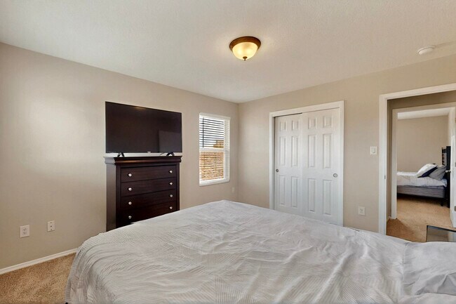 Building Photo - 5323 Ridge Rock Ave NW