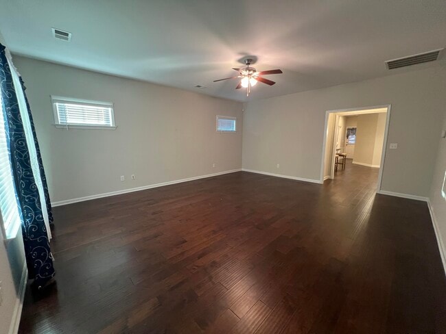 Building Photo - 3177 Mayflower Ln