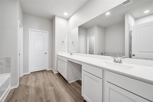 Building Photo - 9295 Inland Leather Ln