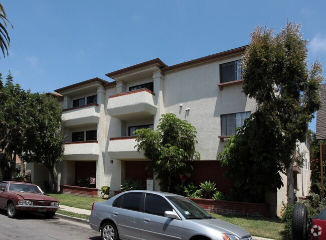 Building Photo - 1429 E Florida St