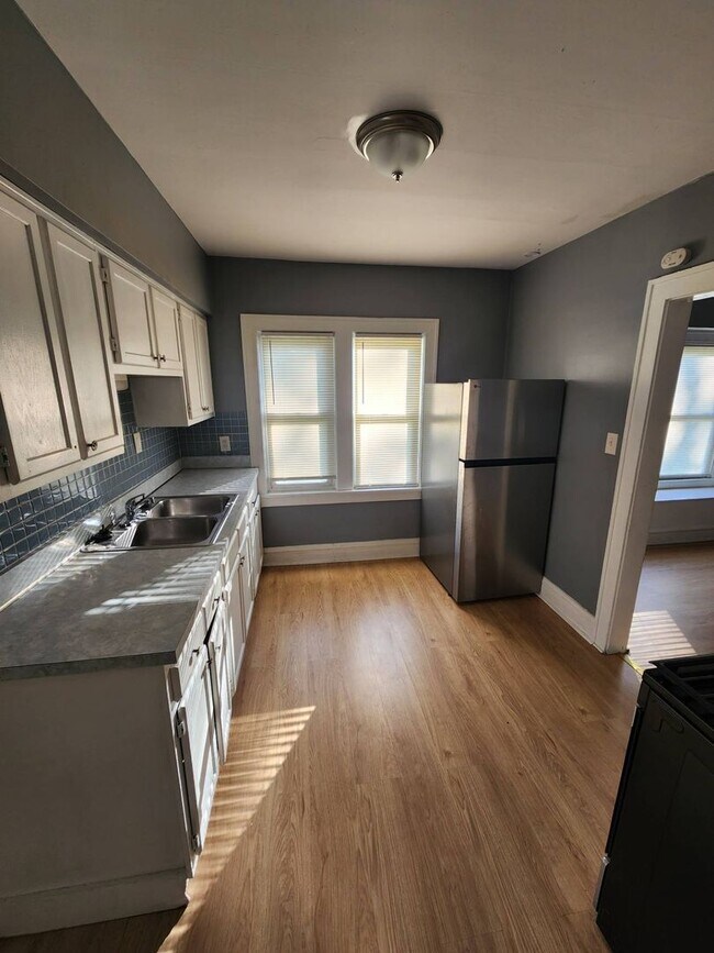 Building Photo - 13617 Glenside Rd