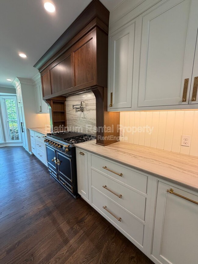 Building Photo - 467 Lees Trace SW