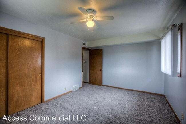 Building Photo - 2520-2528 S 60th St