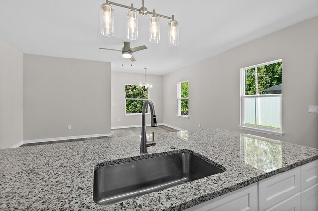 Building Photo - 39 Karas Trail
