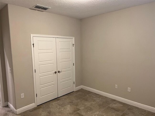Building Photo - 2924 Lobelia Dr