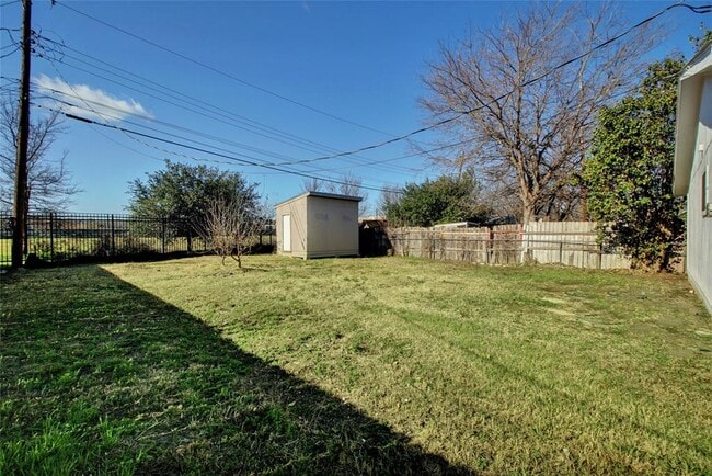 Building Photo - 6803 Santos St