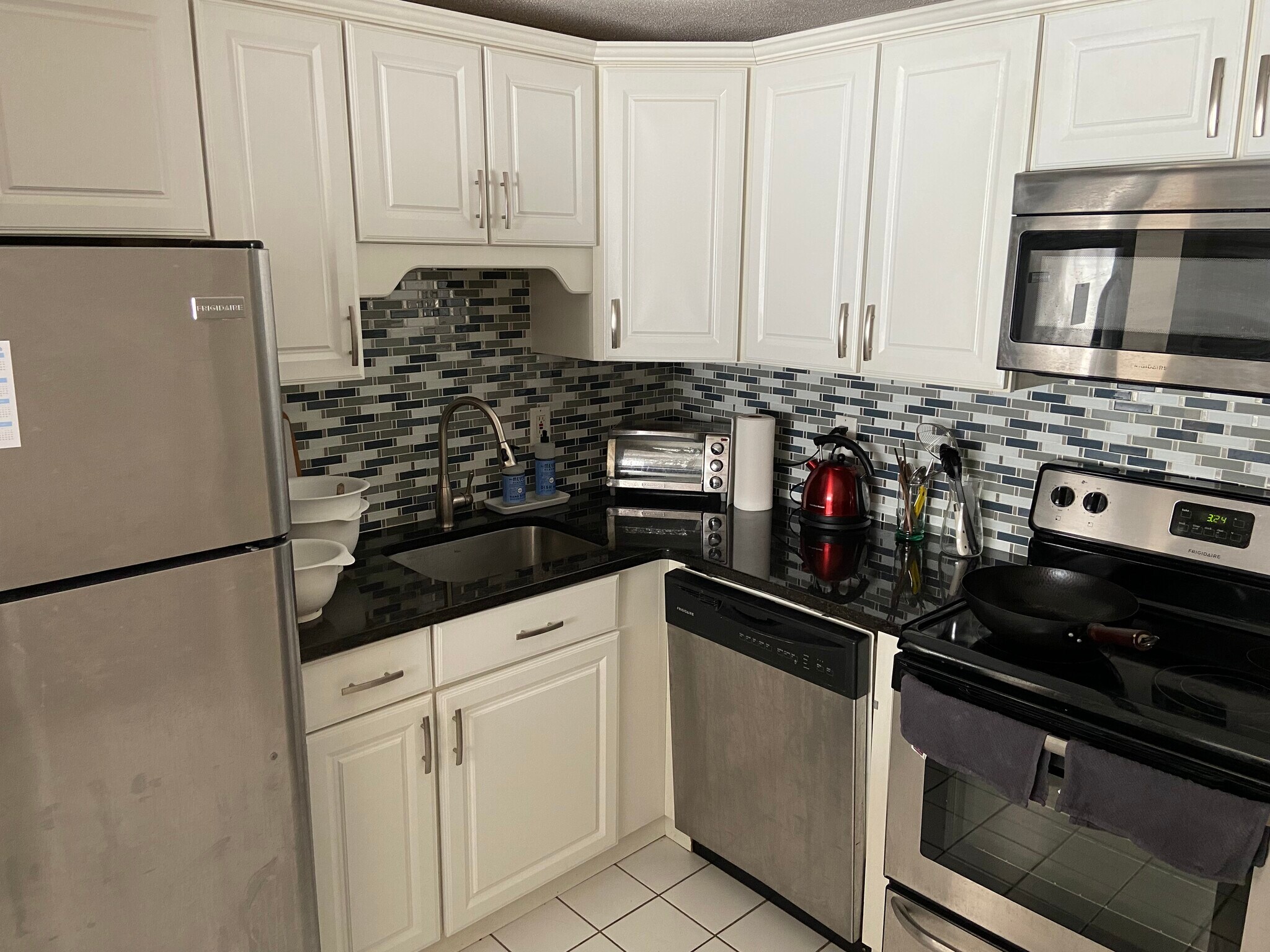 Kitchen - 388 Great Rd