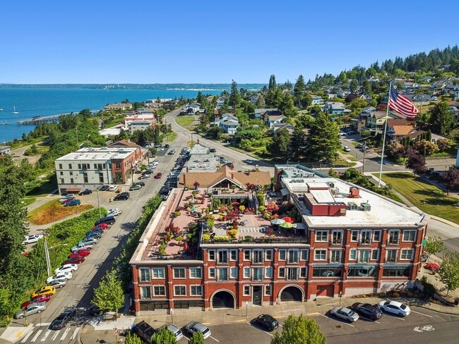 Primary Photo - Fairhaven Penthouse, View Condo, Fully Fur...