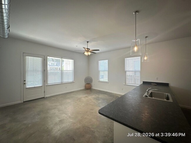 Building Photo - 78 N Rembert St