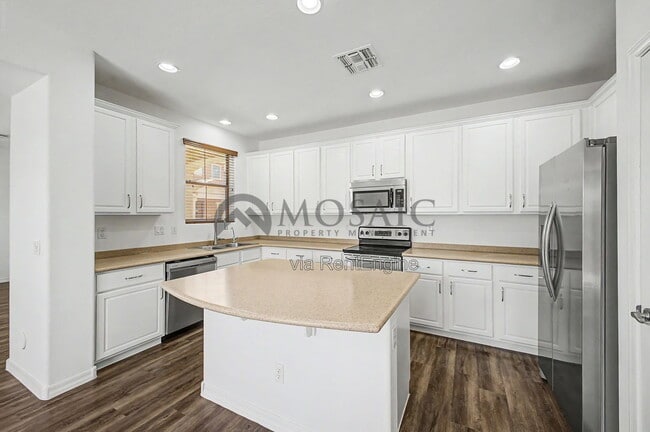 Building Photo - 599 S Buena Vista Ct