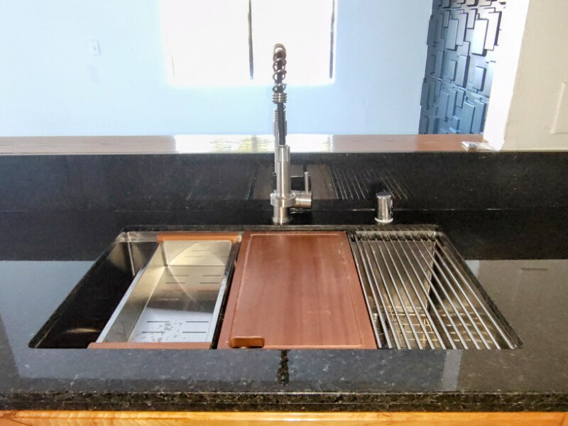 Building Photo - 14746 Delano St