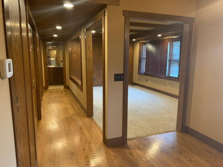 Building Photo - 159 Linden Ave